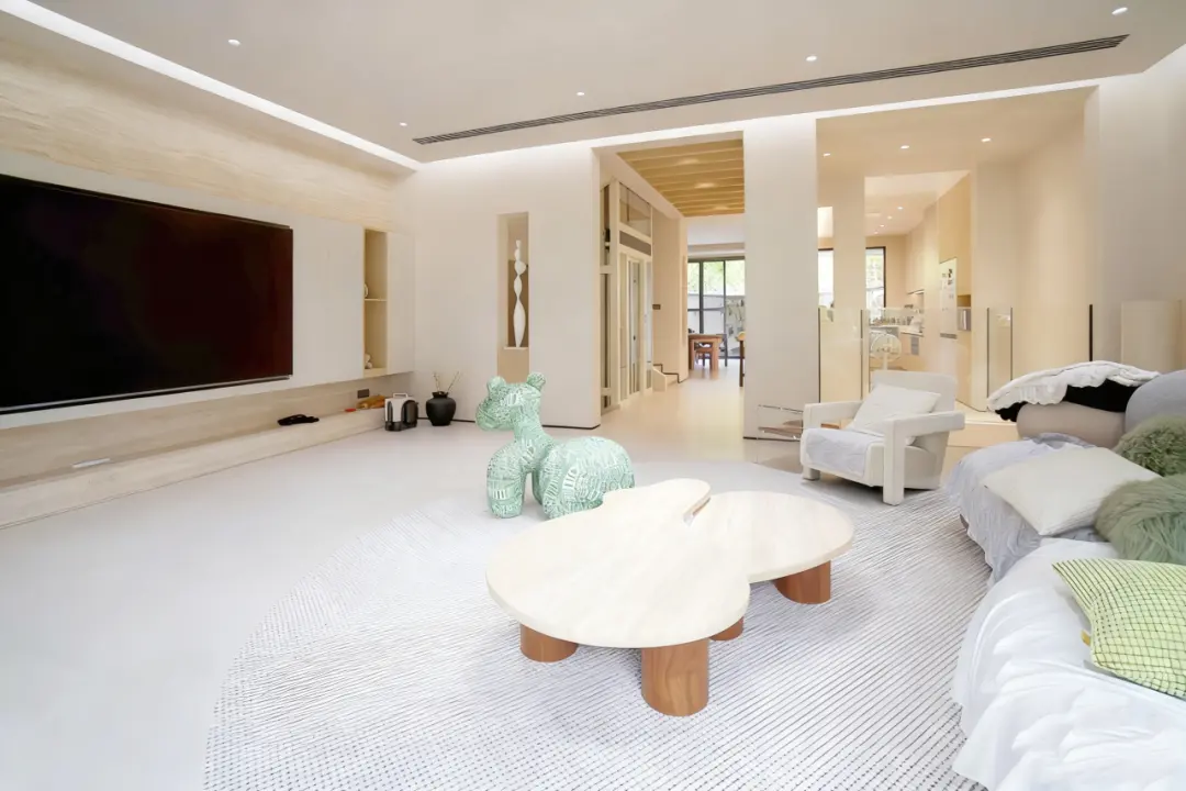 Above the Lingnan Prestige, Crafting a Soulful Retreat in Luxury Homes — photo 1