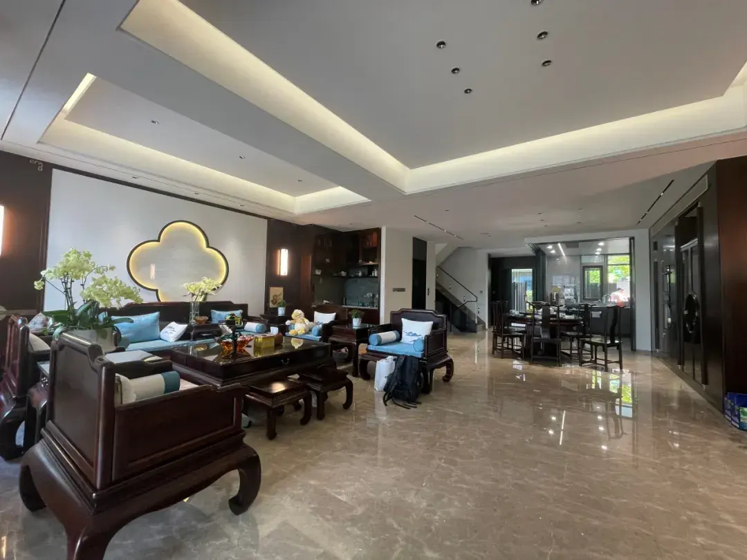 Franz: A private elevator in a neo-Chinese-style residence captures the charm of Suzhou — photo 2