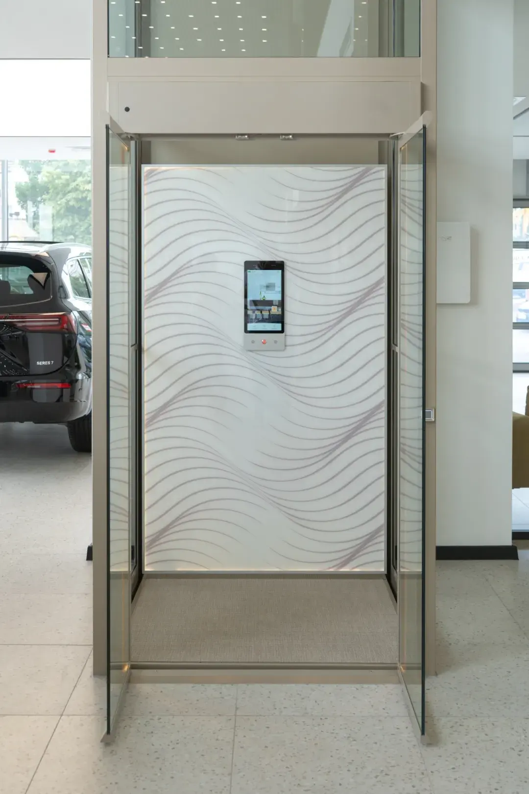 Franz debuts at Huawei's Wenjie 4S store in Russia, ushering in a new era of smart travel — photo 4
