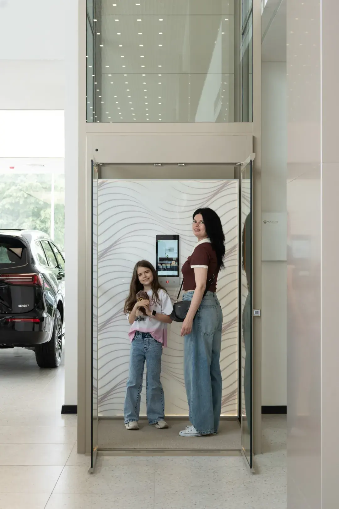 Franz debuts at Huawei's Wenjie 4S store in Russia, ushering in a new era of smart travel — photo 6