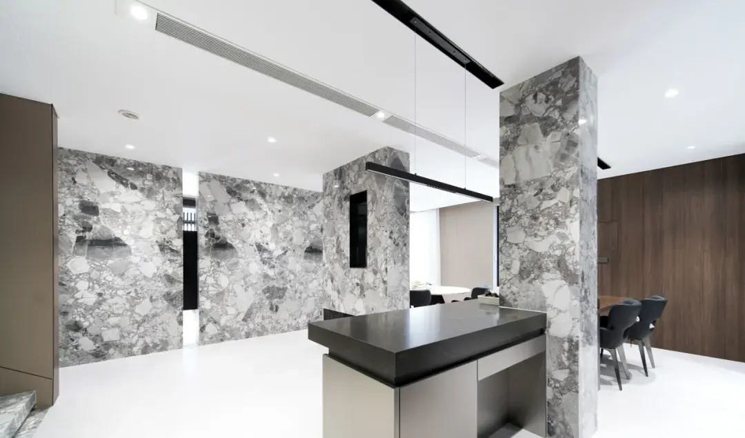 Franz | Paying tribute to the high-end life realm with Italian minimalist luxury — photo 2