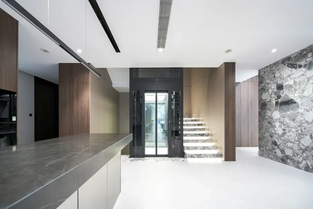 Franz | Paying tribute to the high-end life realm with Italian minimalist luxury — photo 6
