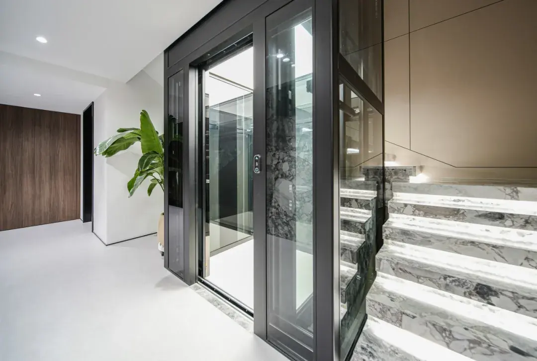 Franz | Paying tribute to the high-end life realm with Italian minimalist luxury — photo 8