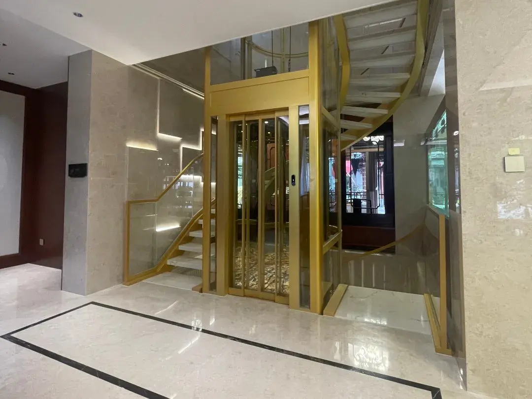 Franz: Semi-circular private elevator creates a new look for garden aesthetics — photo 1