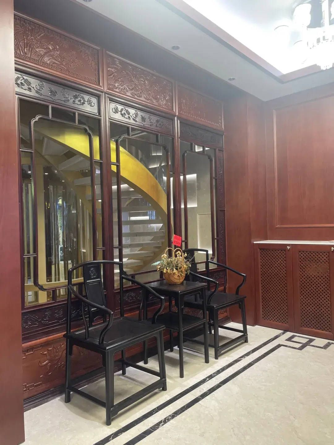 Franz: Semi-circular private elevator creates a new look for garden aesthetics — photo 5