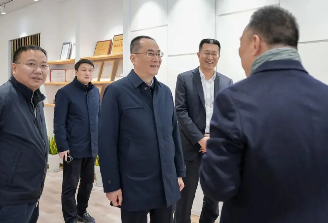 Zhangjiagang Municipal Party Committee Secretary visits Franz to conduct research and witness a new era in the development of home elevators — photo 1