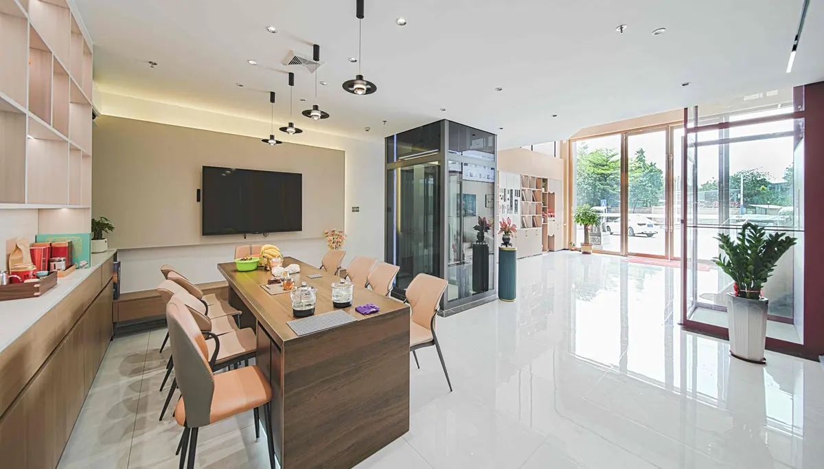Zhongshan Exhibition Hall — photo 2
